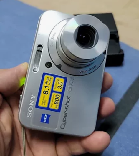 索尼DSC-N1， 八成新，屏幕带触摸有贴...