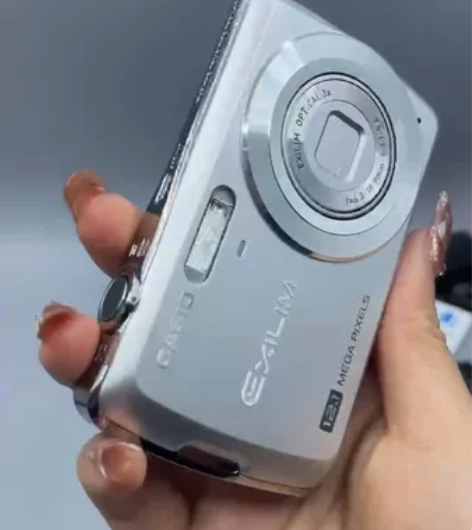 卡西欧z35 1210w像素 三倍光学变焦...