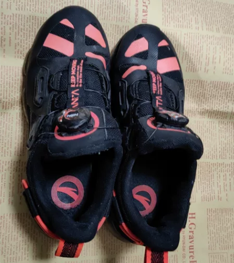 安踏儿童鞋35码 感兴趣的话点“我想要”和...