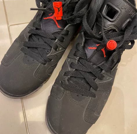 乔丹篮球鞋36码，正品低价出，鞋边氧化 感...