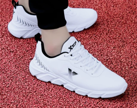 特步鞋 男鞋冬季皮面防水跑步鞋春秋跑鞋男款...