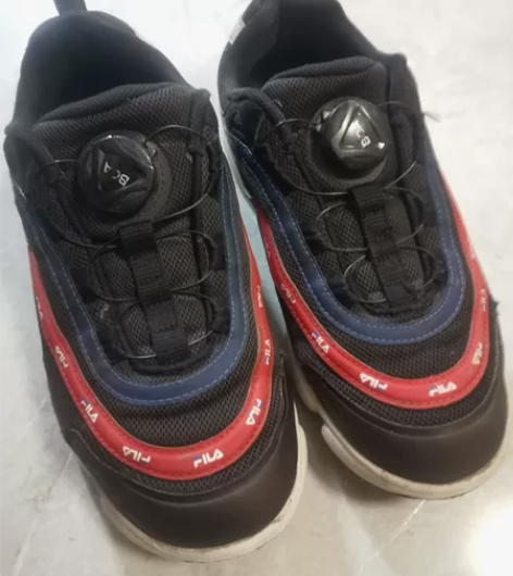 斐乐专柜正品童鞋 ，自动松紧鞋带 非常时尚...