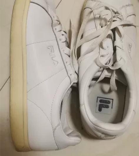 斐乐男板鞋，鞋边发黄，处理下就好了。穿了一...