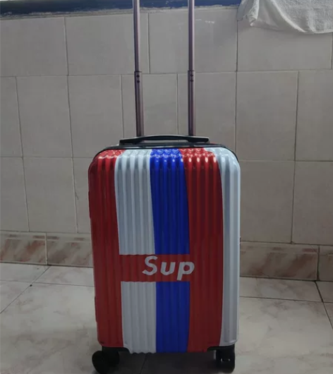 全新拉杆箱，没有用过，尺寸见图，喜欢的渝北...