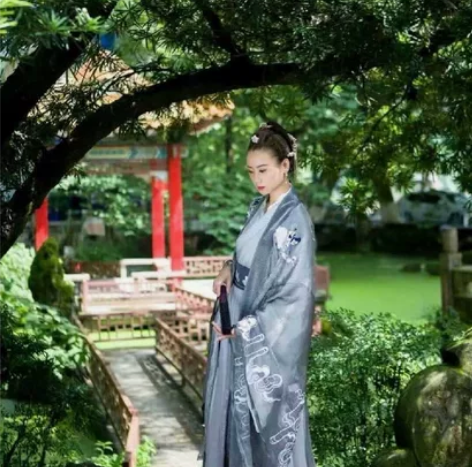 定制的,魏晋,M码,重工刺绣,细闪的,科幻...