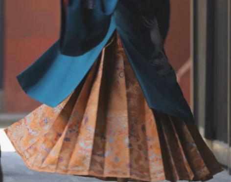兰若庭 汉服 如意松鼠马面裙 仅试穿，橙色...