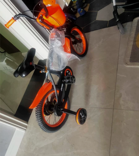 吉普jeep儿童自行车，九八新，仅小区试骑...