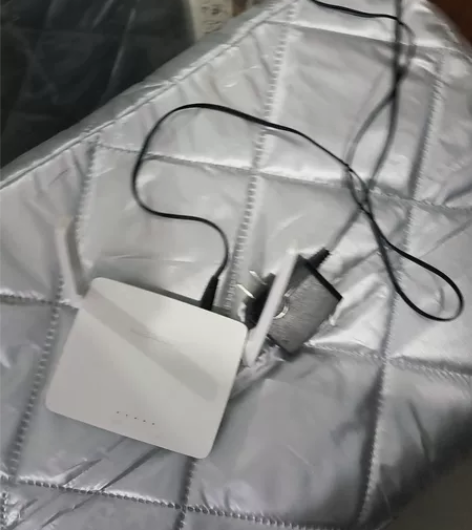 送网线水星无线路由器穿墙王300M ，浙大...