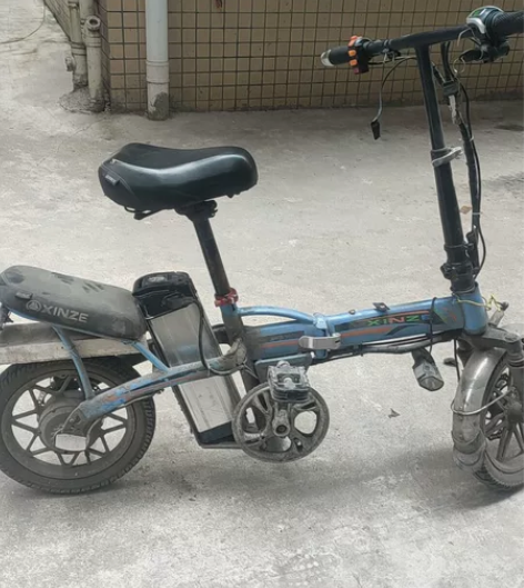 出售电动车一辆能跑15公里实测，前轮转向右...