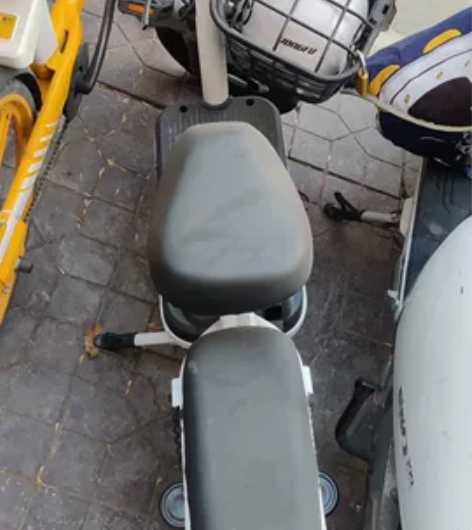 车辆完好,有拍照,送头盔和车筐锁加充电器,...