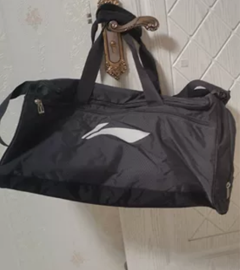 李宁运动包，正品 感兴趣的话点“我想要”和...