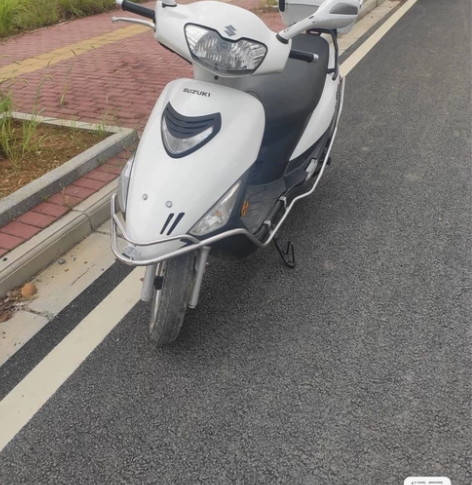铃木海王星摩托车，过审了，外观和新的一样，...