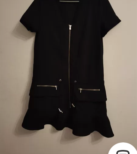 卡玛黑色连衣裙 m码 运动风 超显瘦 感兴...