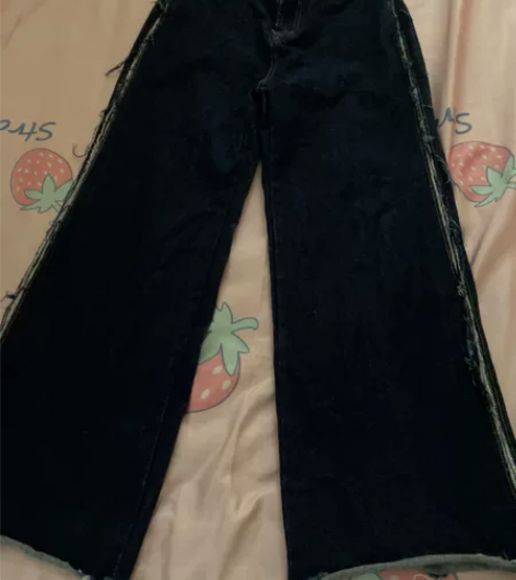 蓝色高腰牛仔裤 感兴趣的话点“我想要”和我...