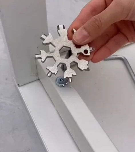 【清仓处理】多功能雪花扳手户外工具便携带螺...