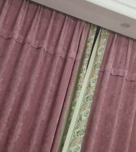 出一些书,巴黎圣母院啊红与黑啊茶花女啊什么...