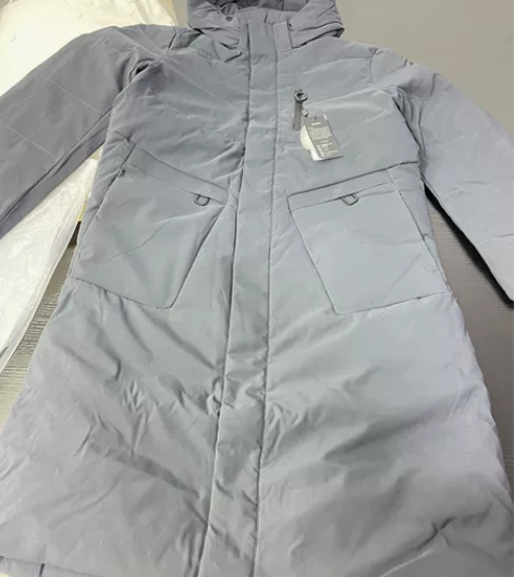 全新南极人带吊牌长款过膝羽绒服男士，颜色是...