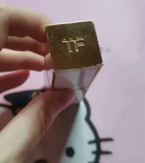 闲置口红，可以买回去改色后继续使用，我口红...