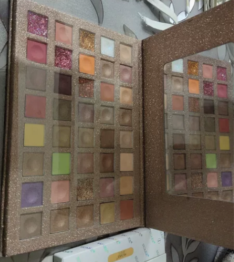 眼线液笔，睫毛膏，眼影 40色眼影盘，每个...