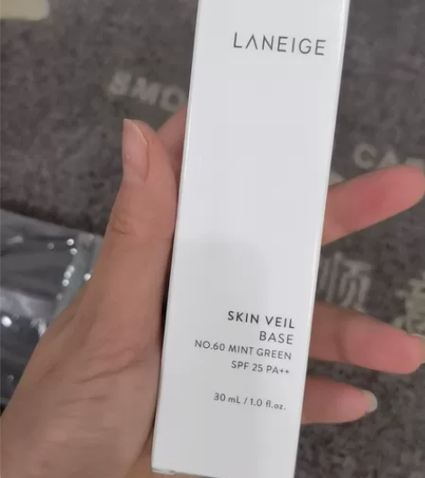 兰芝绿色隔离 正装 有二维码可扫 之前买的...