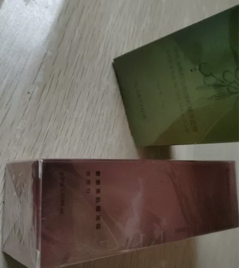 奢貌隔离粉色适合偏白肌肤，两瓶用不完出一瓶...