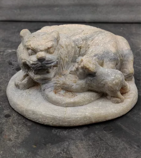 石雕，镇纸，品相如图 感兴趣的话点“我想要...