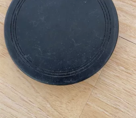 歙砚:直径12.8厘米,高2.5厘米,制作...