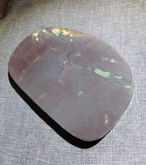 端砚（四大名砚之首）采用60年老料切成。材...