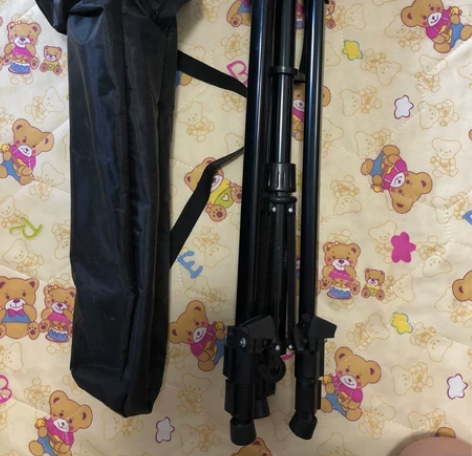 画架，别人送的，有个木质的，用不上 不退不...