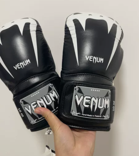全新VENUM毒液giant 3.0毒牙泰...