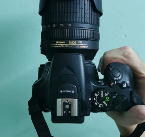 尼康D5600单机身 单机身，怕进灰所以图...