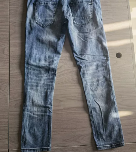 男牛仔裤，适合春夏秋季，腰围二尺四 感兴趣...