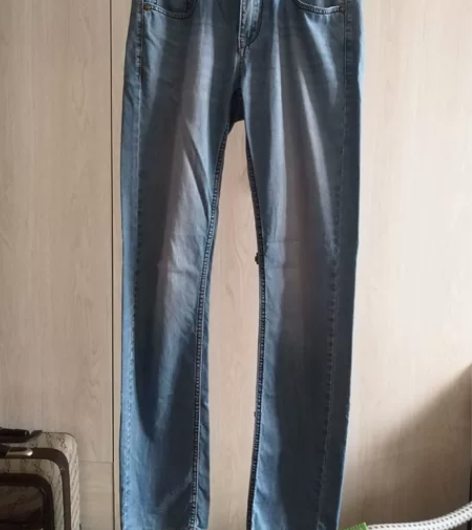 男士牛仔裤，9成新，裤长105cm，百搭款...