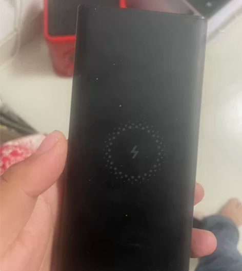 小米充电宝1万支持无线充电自提 感兴趣的话...
