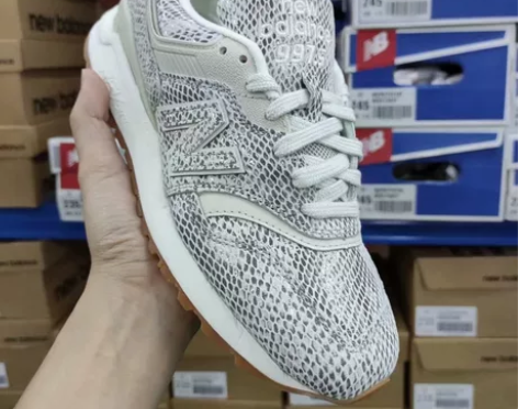 新百伦白灰蛇皮 38码原价699买的现69...