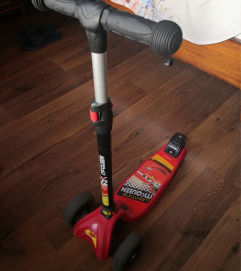 迪士尼品牌，八成新，孩子大了不玩了。 感兴...