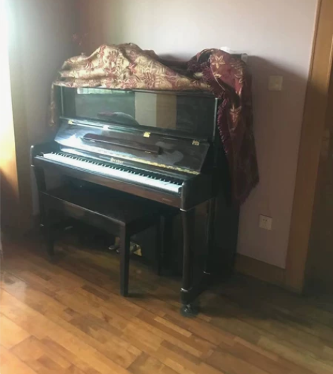 2000年购入，上海雅特曼钢琴有限公司制造...
