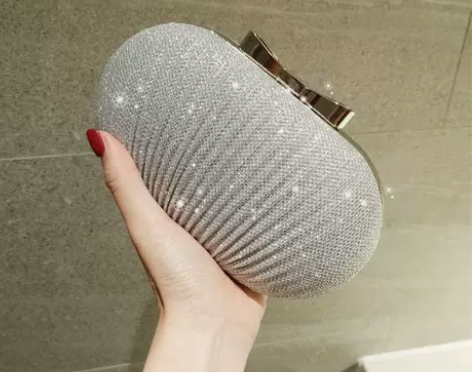 2020新款闪亮褶皱金属蝴蝶结鹅蛋手拿包晚...