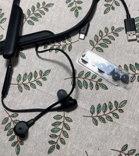 索尼WI-1000XM2，有备用耳塞和数据...