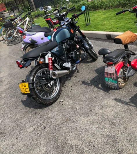 幽客250复古摩托车，自己上下班在骑，16...