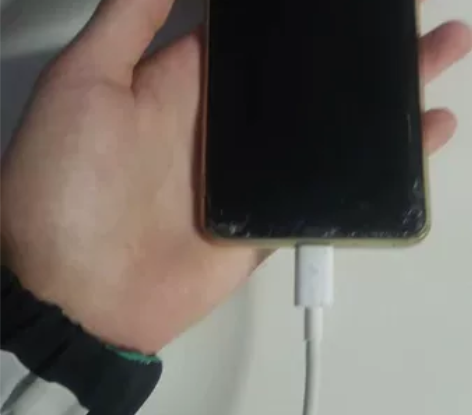 魅族18屏幕漏液 屏幕可以亮指纹也没问题8...