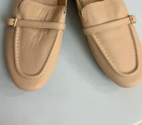 全新真皮单鞋 无损坏 刚收拾出来闲置出 没...