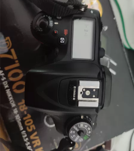 尼康数码单反D7100单机，成色一般，微灰...