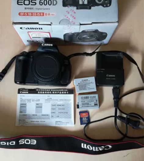 佳能单反600D，有翻转屏，拆迁处理 快门...