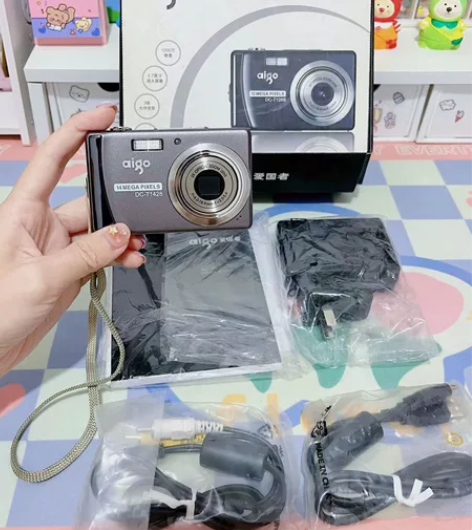 爱国者T1428复古怀旧老数码相机CCD卡...