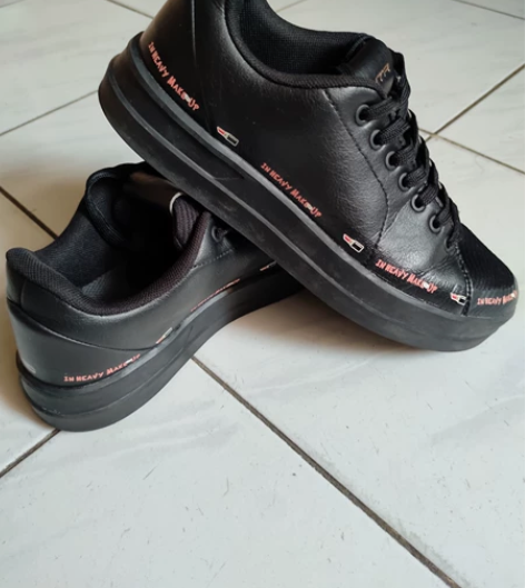 安踏女板鞋38码，穿过几次闲置了，还很新，...