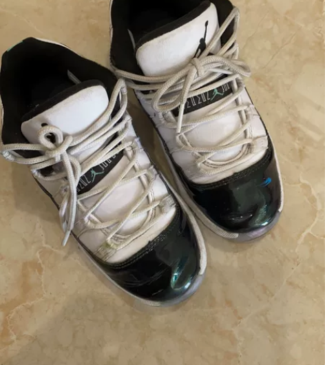 这个乔丹 真的我确定是限量款 鞋头穿下就这...