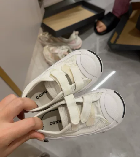 匡威，22码，不退不换 感兴趣的话点“我想...