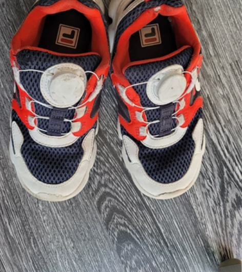 斐乐童鞋 斐乐 新旧如图，无任何品质问题，...