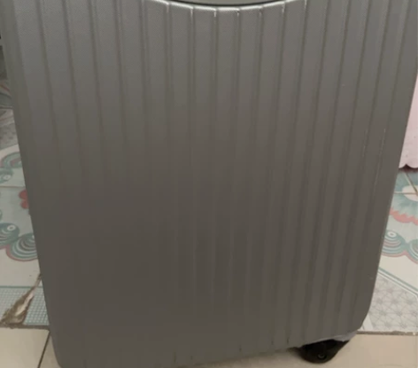 灰色20寸拉杆箱，几乎无磨损，闲置无用卖了...